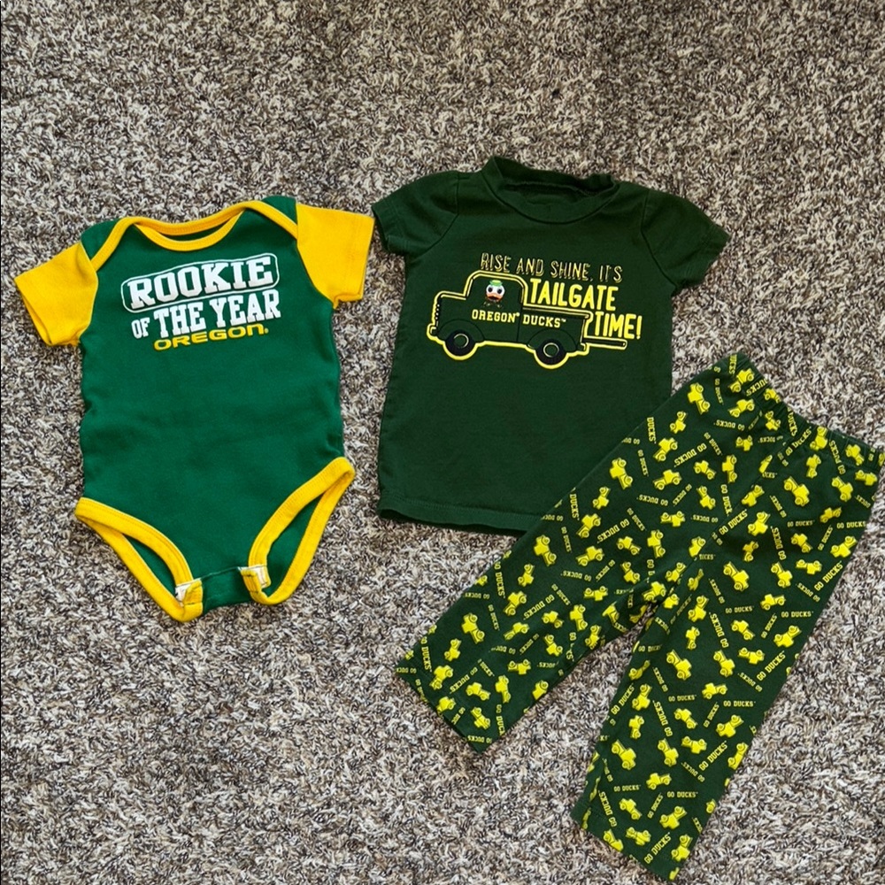 Oregon Ducks baby outfit bundle 3-6 months